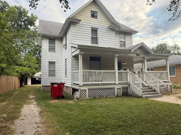 704 W White St, Champaign, IL 61820