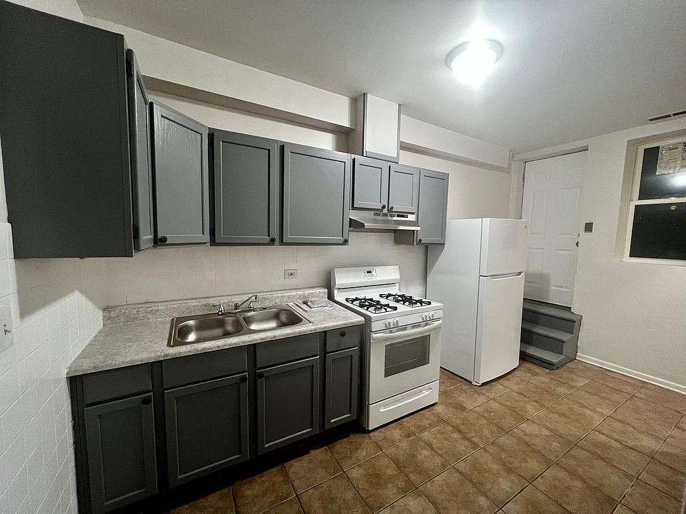 1st image of 1530 N Avers Ave