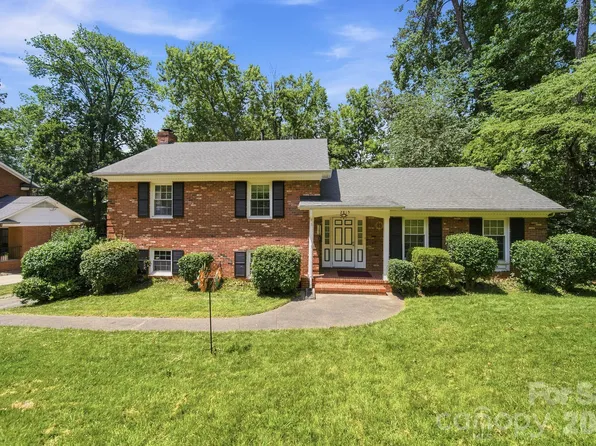 2815 Burnt Mill Rd, Charlotte, NC 28210
