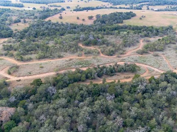 3695 N Highway 97, Gonzales, TX 78629