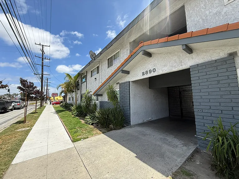 2890 E Artesia Blvd #39 — Photo 32
