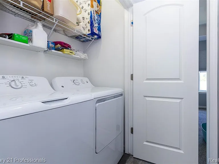 57 Kaprol Dr — Photo 24