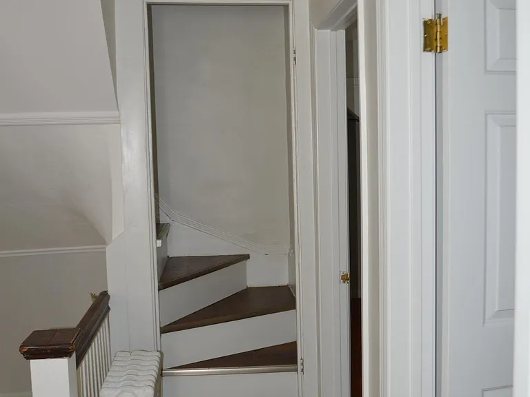18-20 Somerville Rd #1 — Photo 18