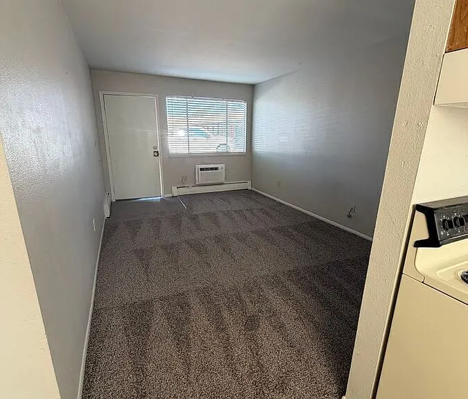 Keri Lyn Apartments — Photo 8