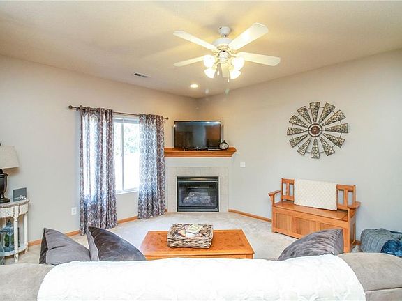 3rd image of 907 7th Ave SE Unit 12