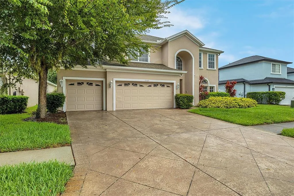 5 bed, 3.0 bath, 2858 sqft, $3,200 — Photo 3