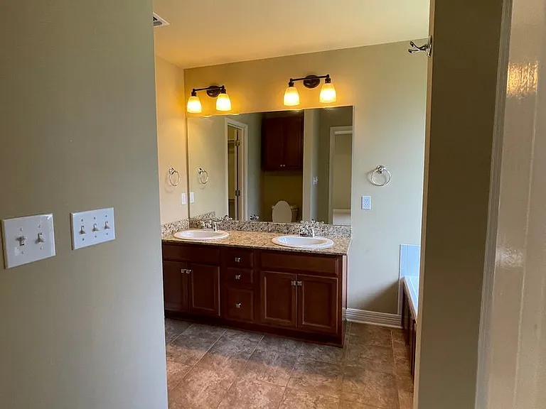 3703 Sabine Pass Dr — Photo 14