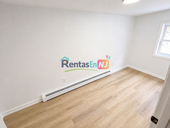 5th image of 804 Summer Ave Floor 2