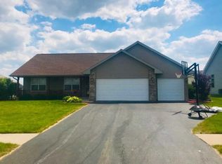 1113 Burlington Way, Davis Junction, IL 61020