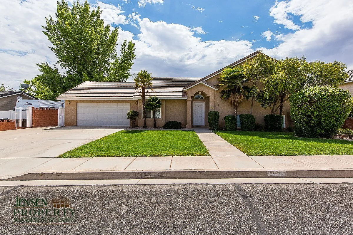 5 Bedroom Home in Red Cliffs — Photo 2