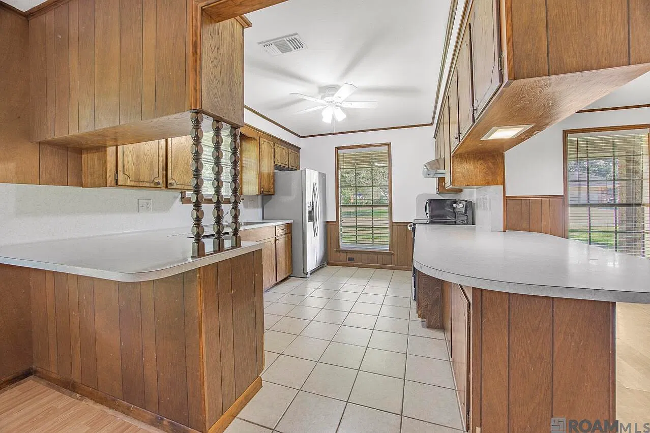 4 bed, 2118 sqft, $2,150 — Photo 2