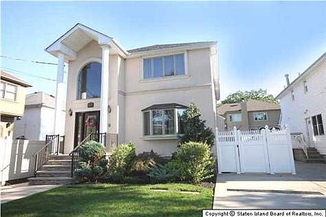 1st image of 450 Ramona Ave