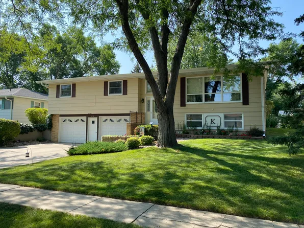 816 18th Ave NE, Aberdeen, SD 57401