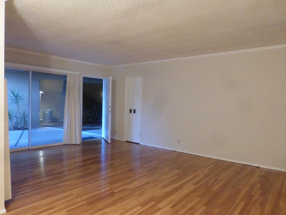 1st image of 140 S Buena Vista St APT G