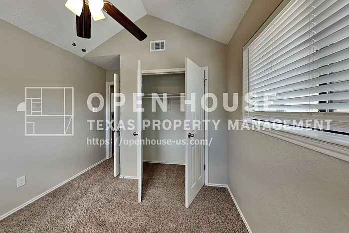 219 Cutting Horse Ln — Photo 15
