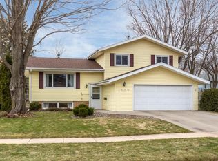 1707 Wilshire Dr NE, Rochester, MN 55906