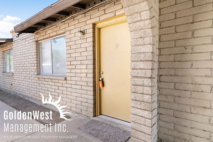 1st image of 2209 W Belmont Ave #4