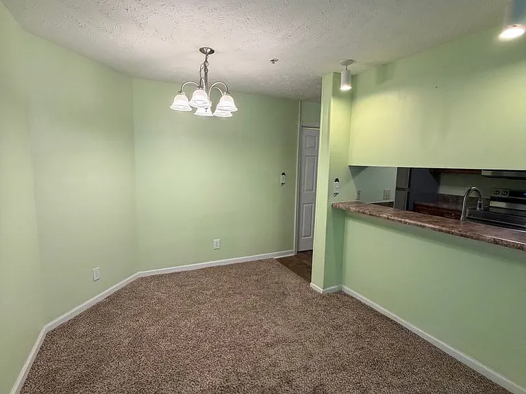 341 Waterdown Dr #5 — Photo 6