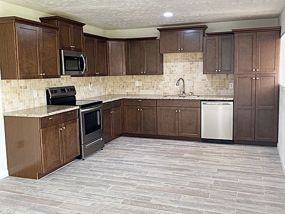 4th image of 5152 Lakeside Dr