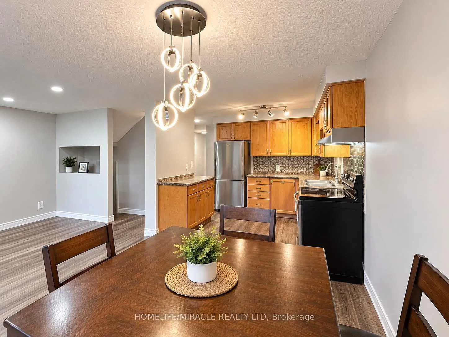 4 bed, $3,000 — Photo 3