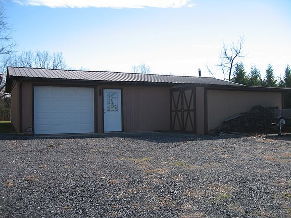 Detached garage/workshop