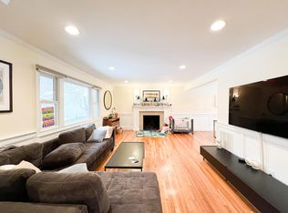 6 Cove Ln, Pt Washington, NY 11050