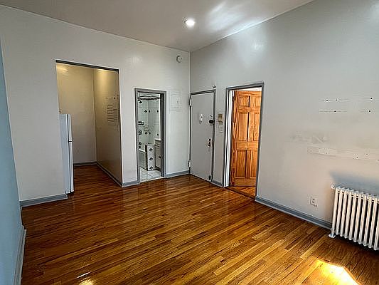 1st image of 136 W 87th St APT 9
