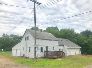 111 E 2nd St, Dundee, MN 56131