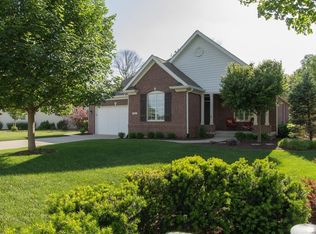 904 Nottinghill Ct, Avon, IN 46123