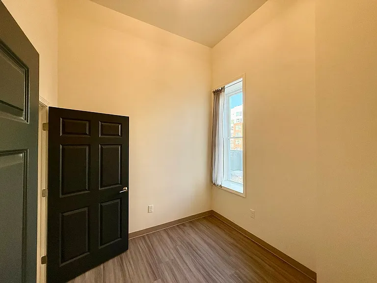 1138 Elm St — Photo 21