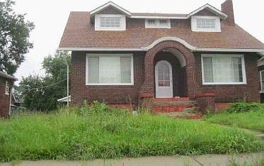 2nd image of 720 Alhambra Ct