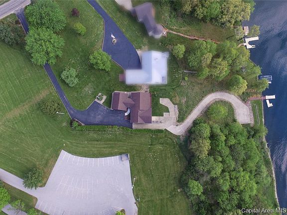 3rd image of 8081 Oak Run Dr