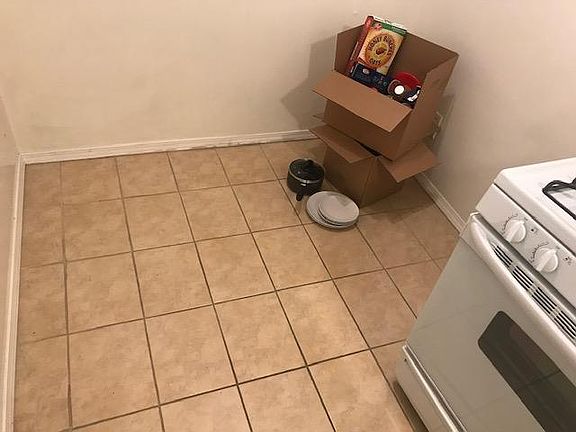 4th image of 1313 S Bundy Dr APT 4