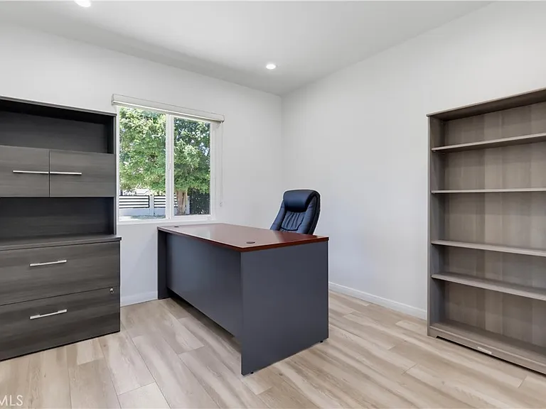 8740 Paso Robles Ave — Photo 17