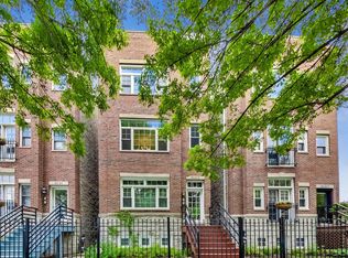 1643 W Wolfram St, Chicago, IL 60657