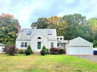 3 Pine Dr, Windsor Locks, CT 06096