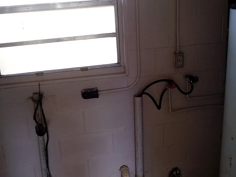 135 W Gardenia Dr — Photo 8