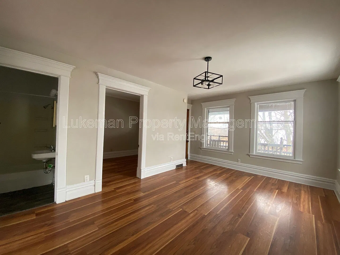 4 bed, 2.0 bath, 1411 sqft, $1,300 — Photo 3