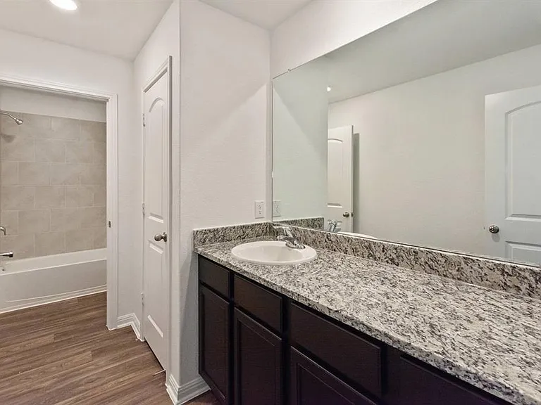 16429 Farmhouse Ln — Photo 20