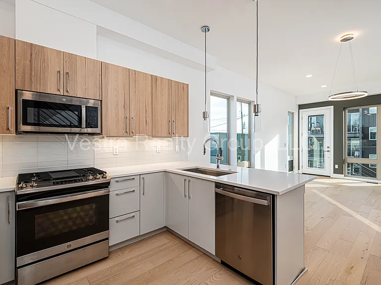 1306 Osceola St — Photo 2