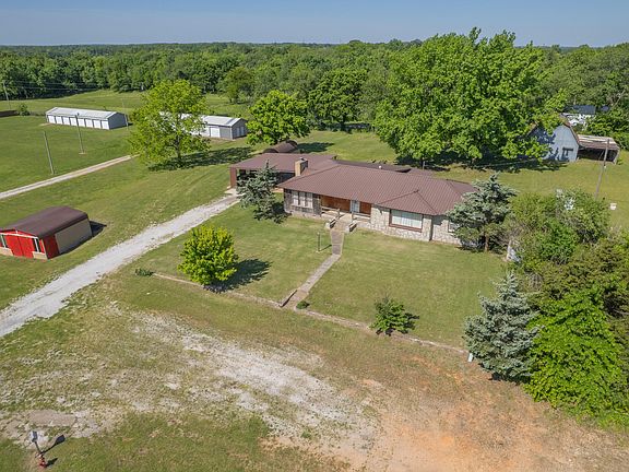 3rd image of 219 S Roy Hill Boulevard