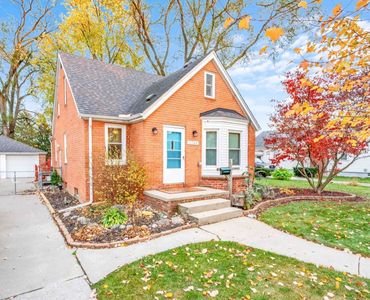 27244 Maple St, Roseville, MI, 48066
