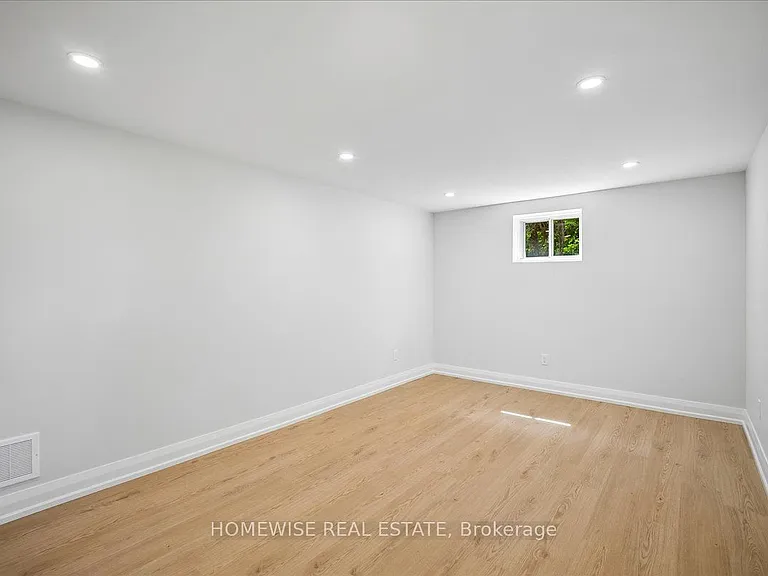 2182 Courtland Dr — Photo 37