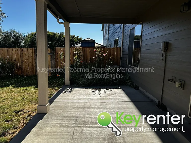 809 SE 9th Cir — Photo 24