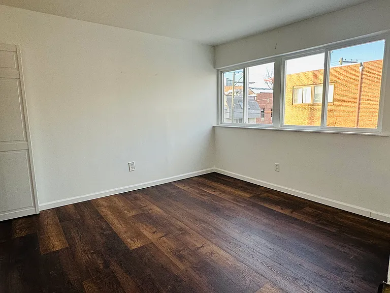 729 South St #B — Photo 7