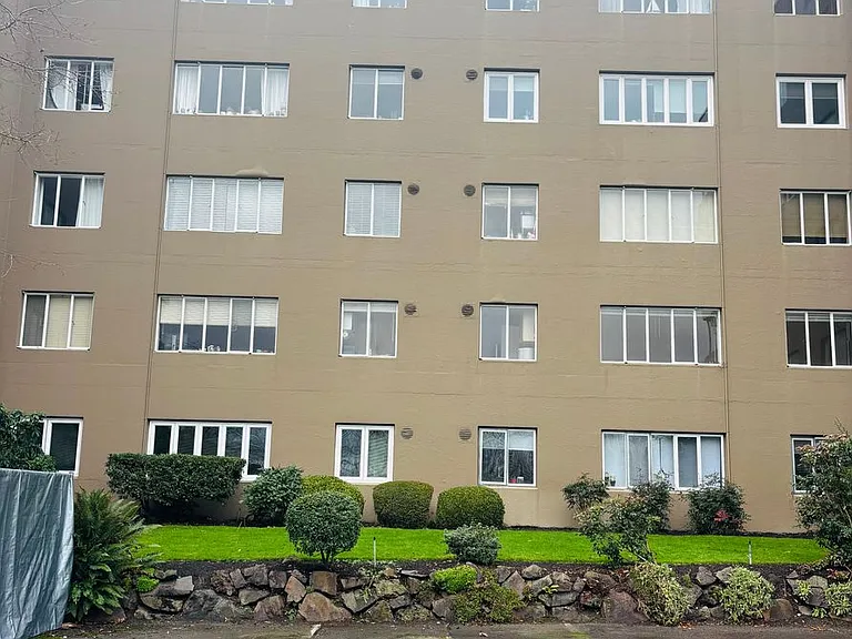 1800 Taylor Ave N #101 — Photo 20