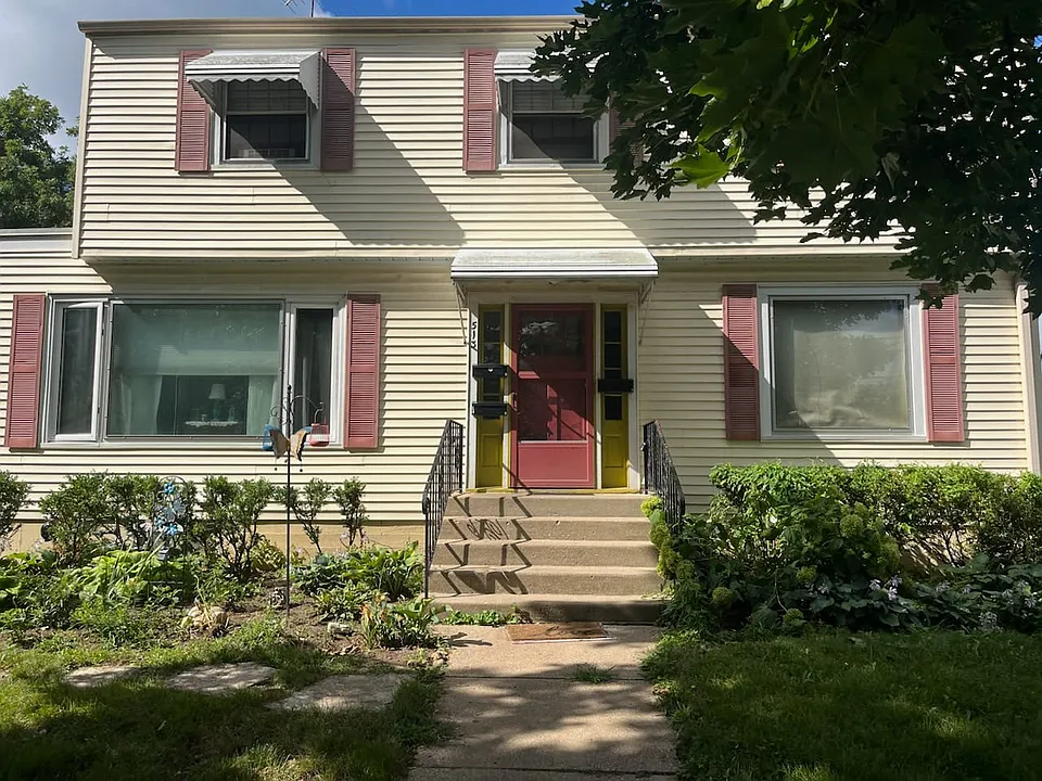 513 Lake St #1C