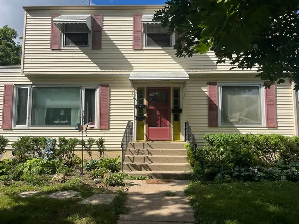 513 Lake St, Crystal Lake, IL