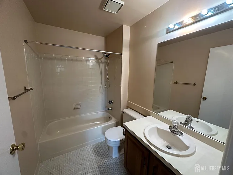 1006 Aspen Dr — Photo 7