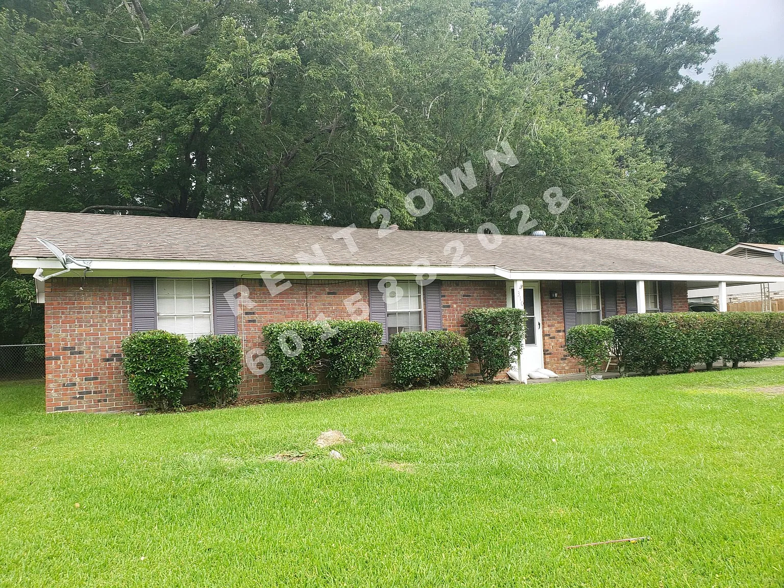 3 bed, 1300 sqft, $1,345 — Photo 2